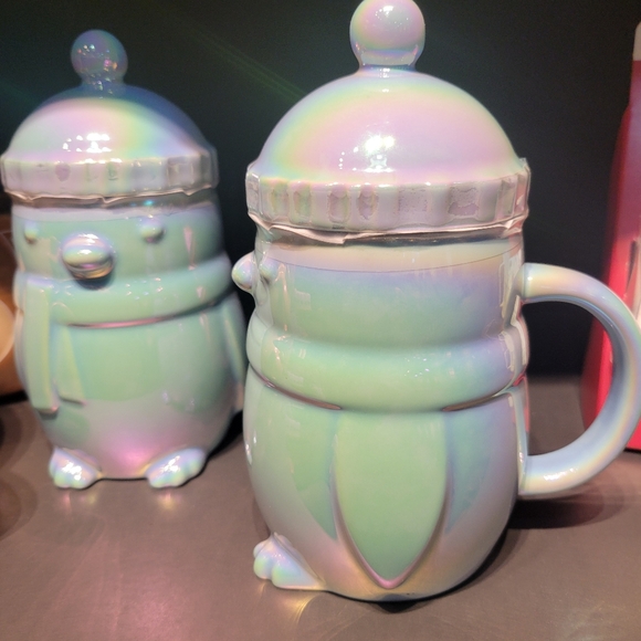 Starbucks  2025 Charming Blue Iridescent Penguin-Shaped Starbucks Holiday Cup - Picture 5 of 6